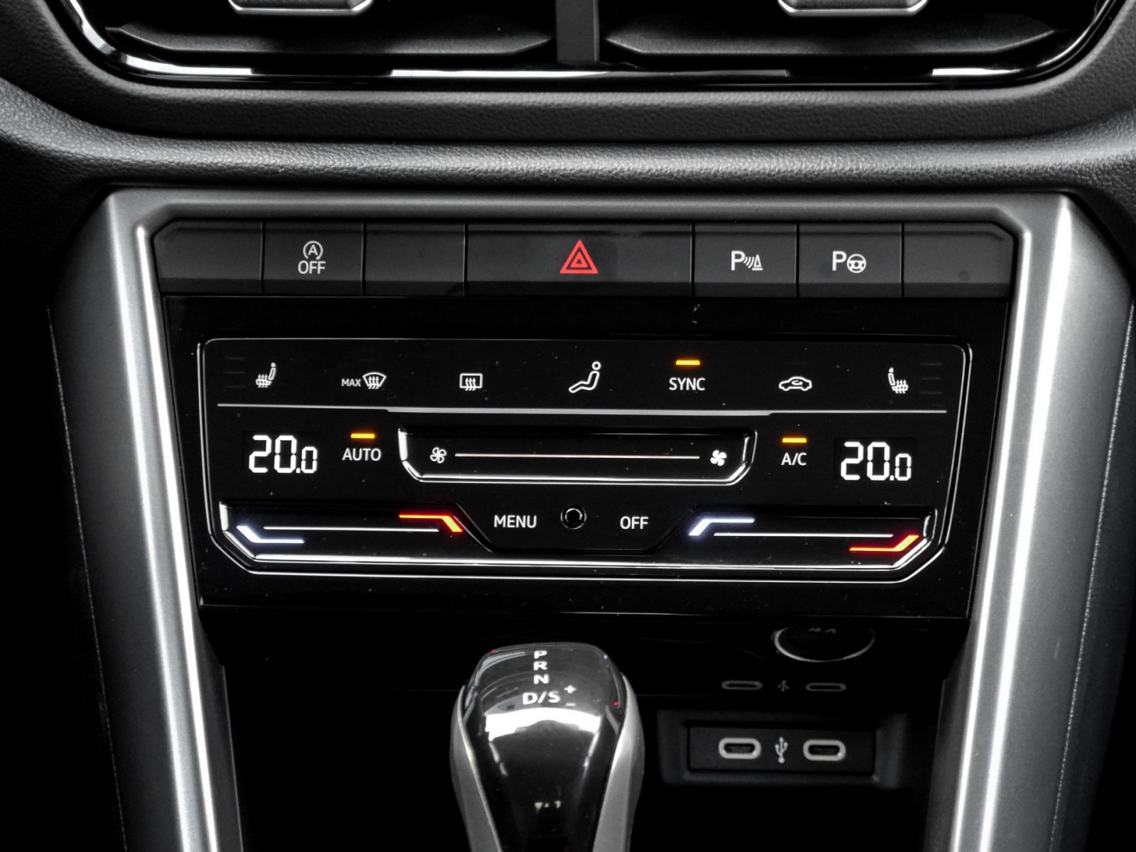 Volkswagen T-Roc 1.5 LIFE NAVI ALU SITZHEIZUNG LED DAB+