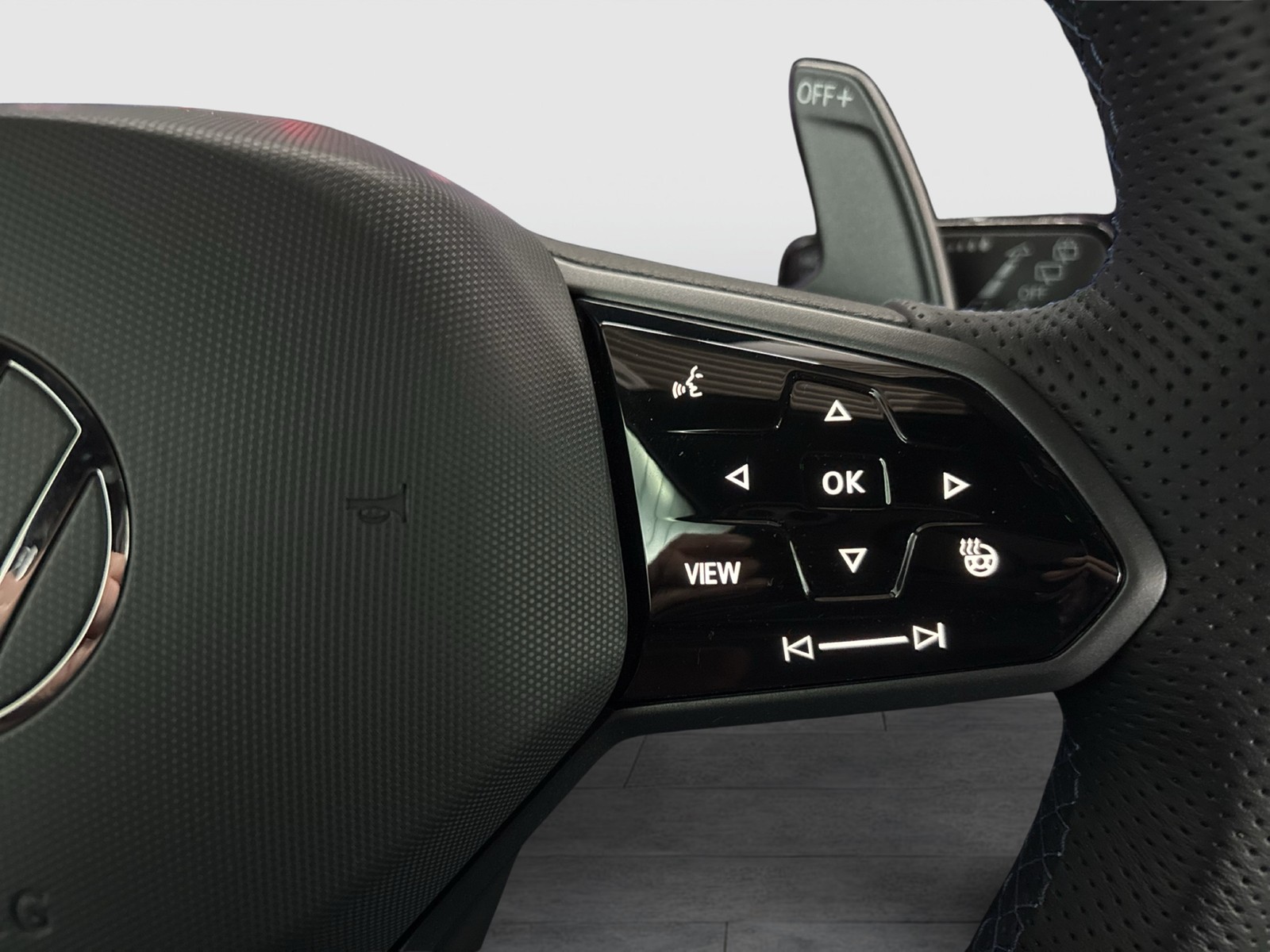 Volkswagen Golf VIII 2.0 R 4X4 MATRIX 360°CAM HEAD-UP ACC