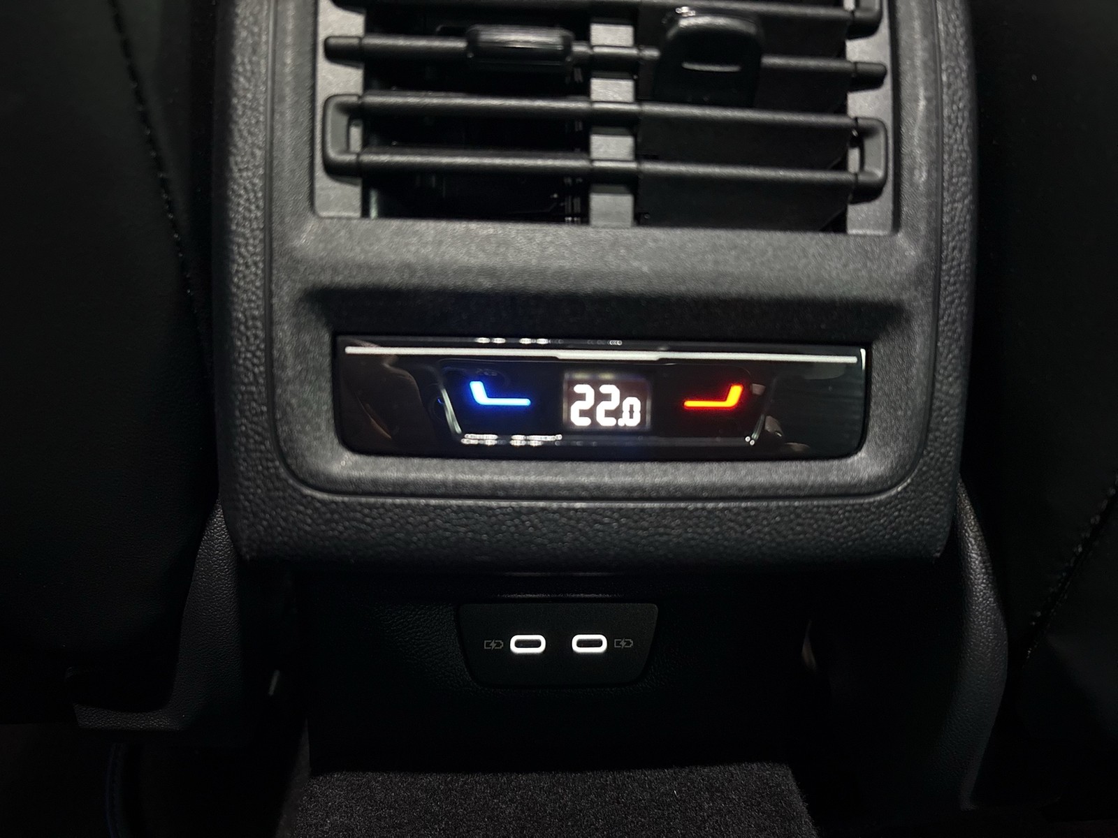 Volkswagen Golf VIII 2.0 R 4X4 MATRIX 360°CAM HEAD-UP ACC