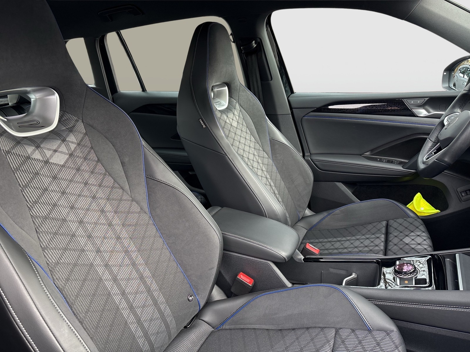 Volkswagen Tiguan 1.5 HYBRID R-LINE NEUESMODELL 360CAM LM20