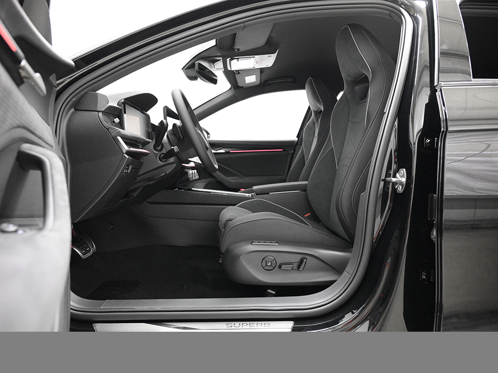 Skoda Superb Combi HYBRID SPORTLINE AHK HEADUP 360CAM