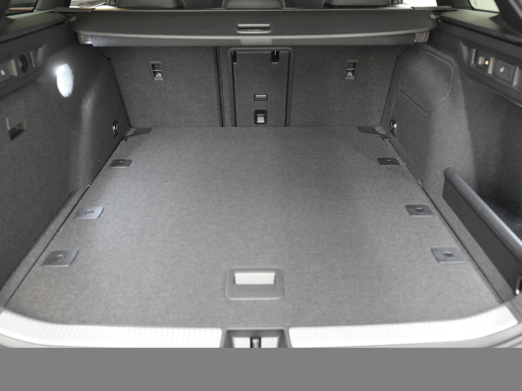 Skoda Superb Combi 2.0 SPORTLINE DSG 4x4 360CAM HEADUP