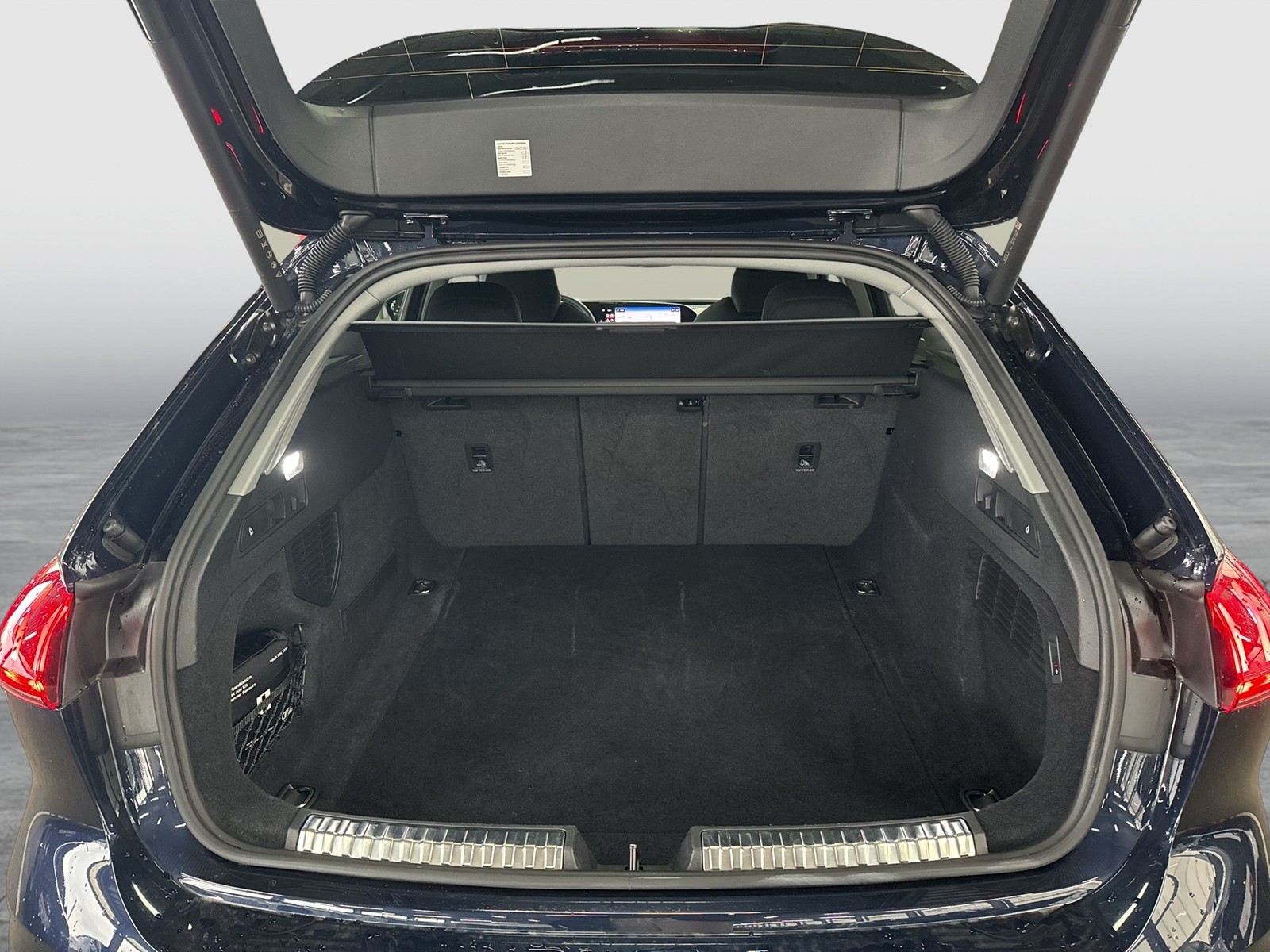 Audi A5 Avant advanced AHK CAM ACC LM18 E-KLAPPE NAVI