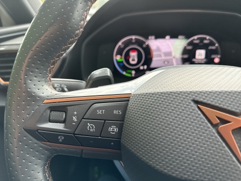 Cupra Leon ST 1.4 HYBRID ACC LM18 NAVI SITZHEIZUNG LED