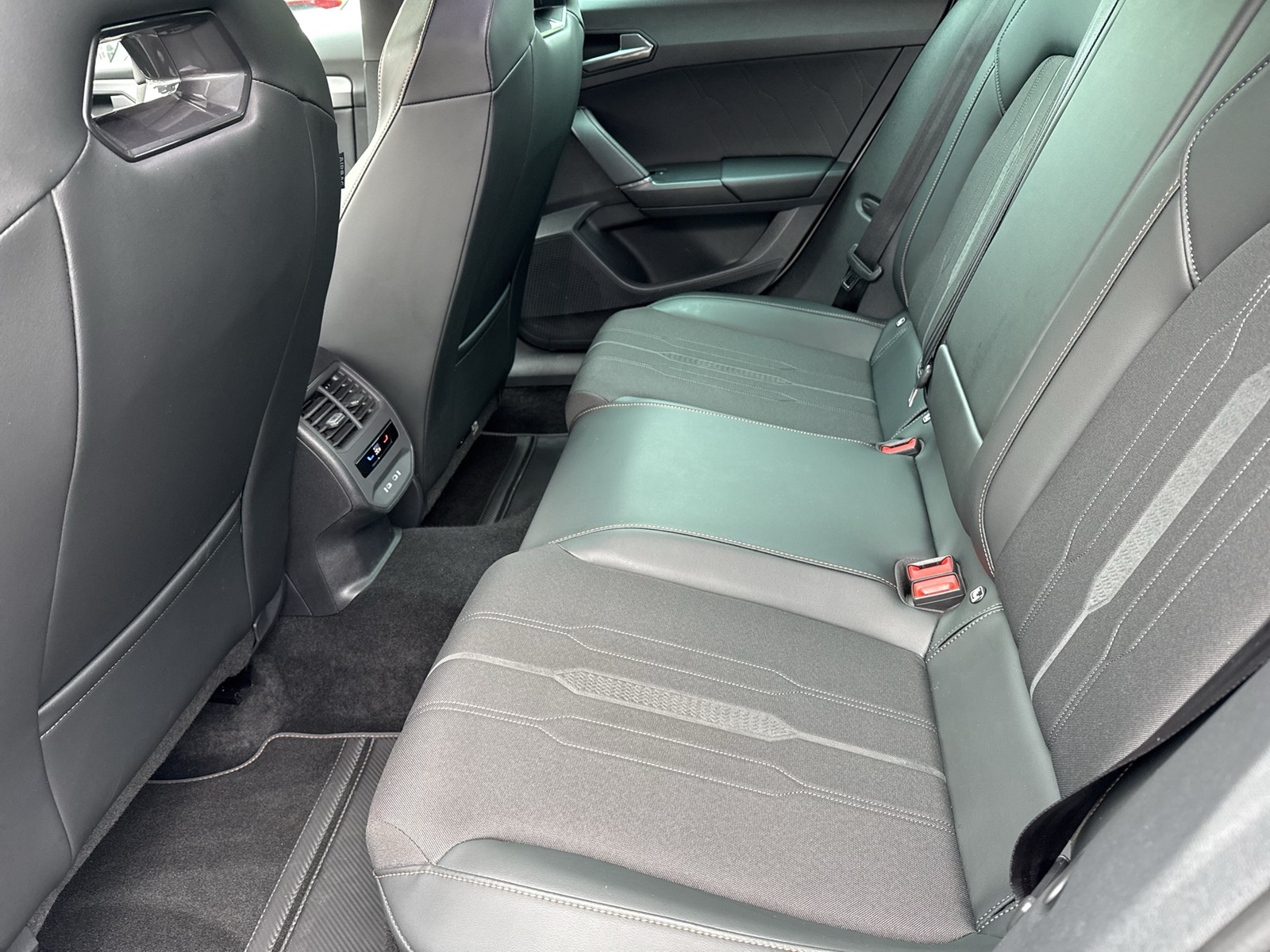 Cupra Leon ST 1.4 HYBRID CAM LM18 NAVI SITZHEIZUNG LED