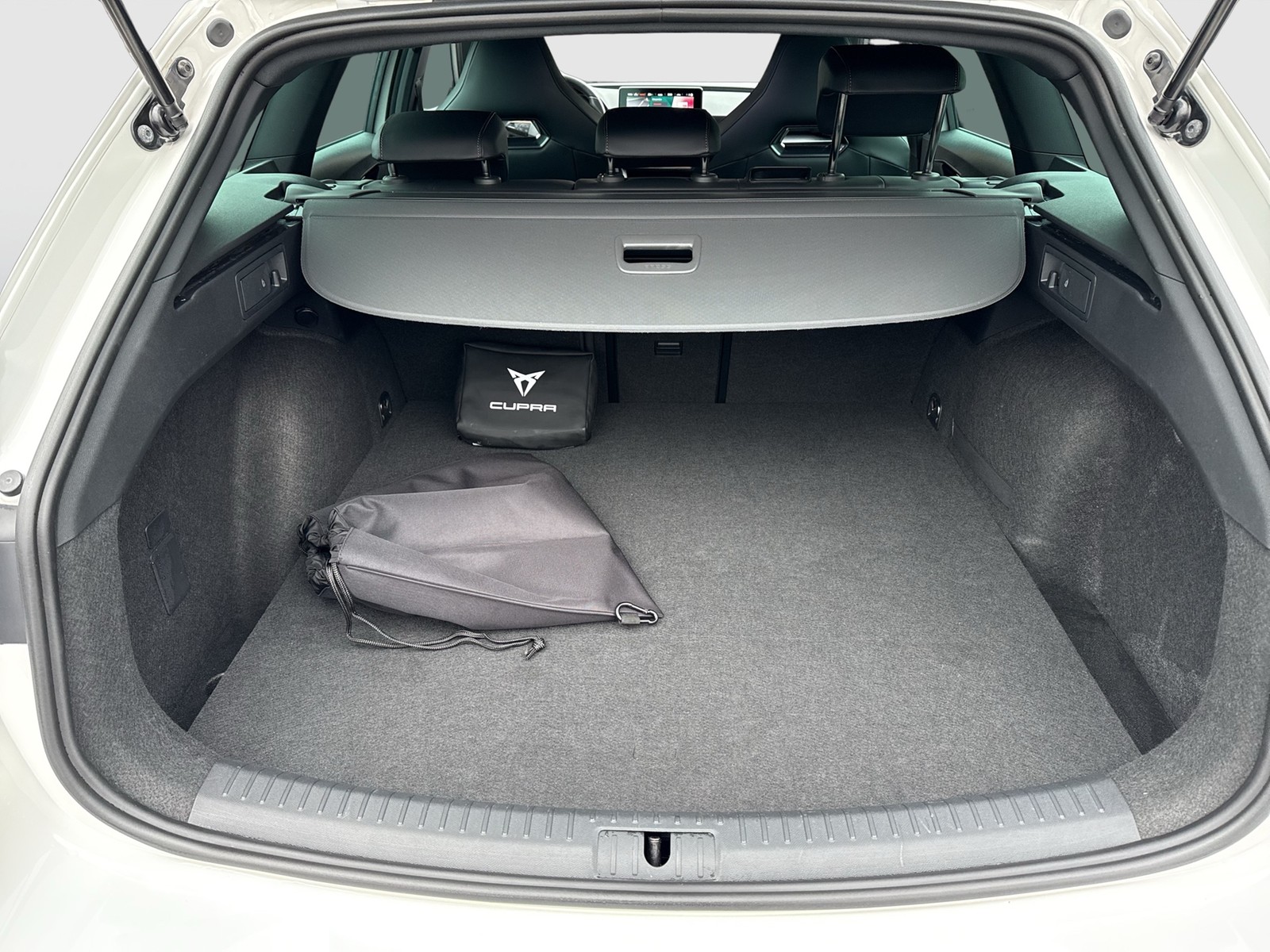 Cupra Leon ST 1.4 HYBRID CAM LM18 NAVI SITZHEIZUNG LED