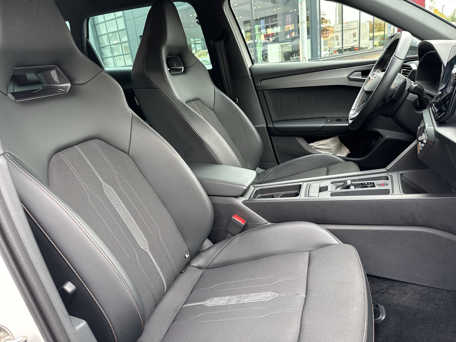 Cupra Leon ST 1.4 HYBRID CAM LM18 NAVI SITZHEIZUNG LED