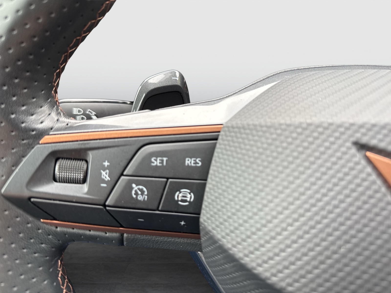 Cupra Leon ST 1.4 HYBRID CAM LM18 NAVI SITZHEIZUNG LED