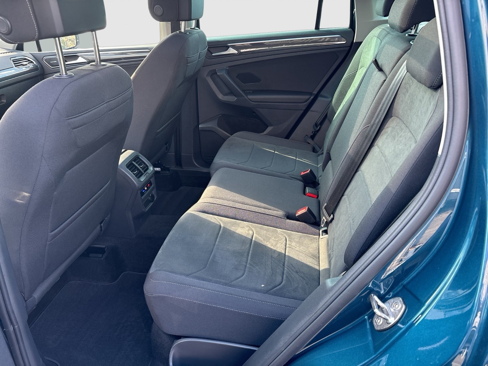 Volkswagen Tiguan 2.0 ELEGANCE 4X4 PANO STANDHZ. AHK 360CAM