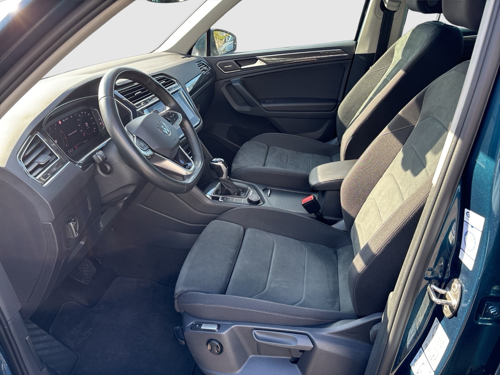 Volkswagen Tiguan 2.0 ELEGANCE 4X4 PANO STANDHZ. AHK 360CAM
