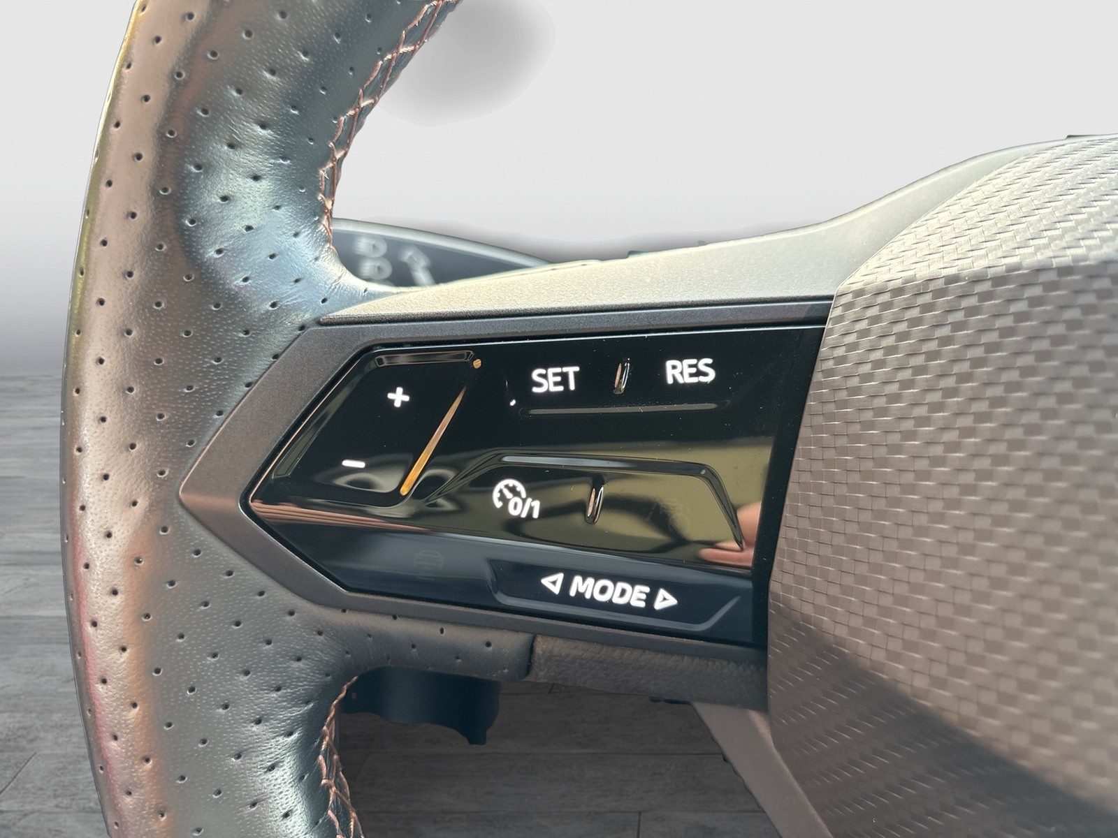 Cupra Born CAM ACC LM18 NAVI SITZHEIZUNG LED DAB KLIMA