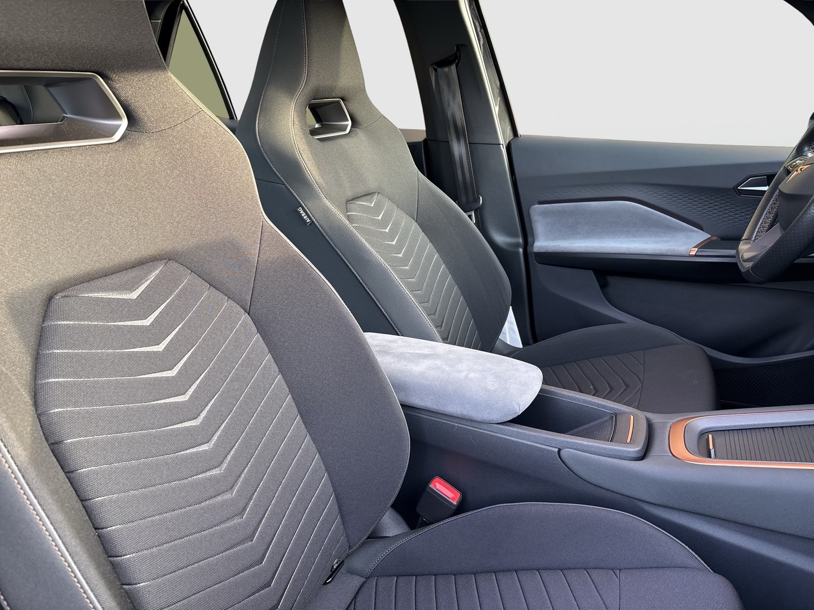 Cupra Born CAM ACC LM18 NAVI SITZHEIZUNG LED DAB KLIMA