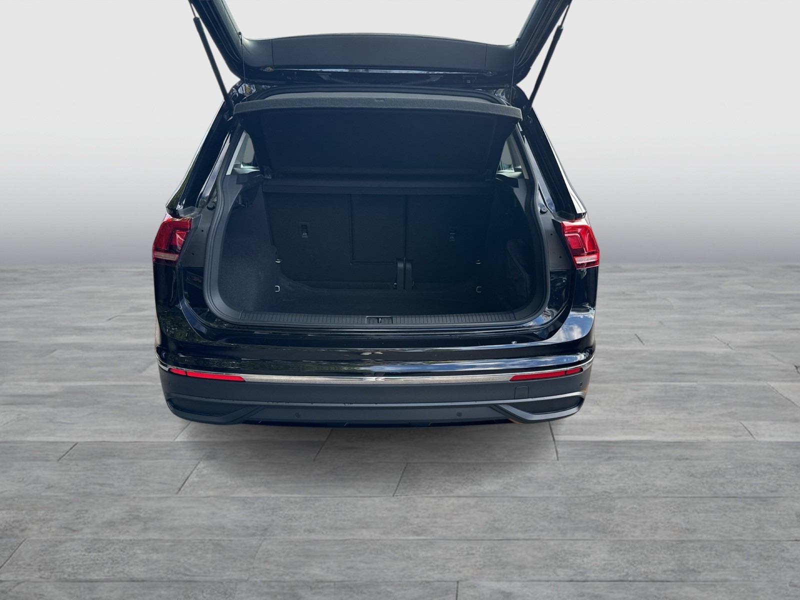 Volkswagen Tiguan 2.0 LIFE 4X4 CAM ACC LM18 NAVI SITZHEIZ.