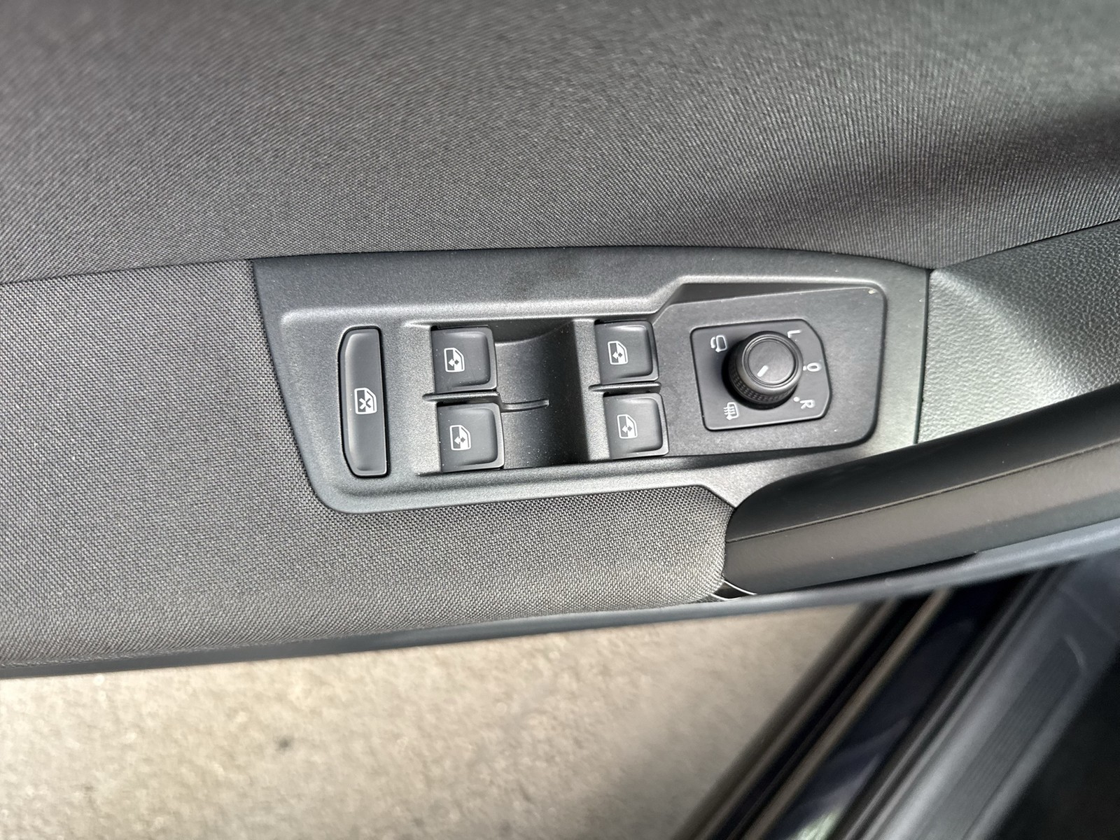 Volkswagen Tiguan 2.0 LIFE 4X4 CAM ACC LM18 NAVI SITZHEIZ.