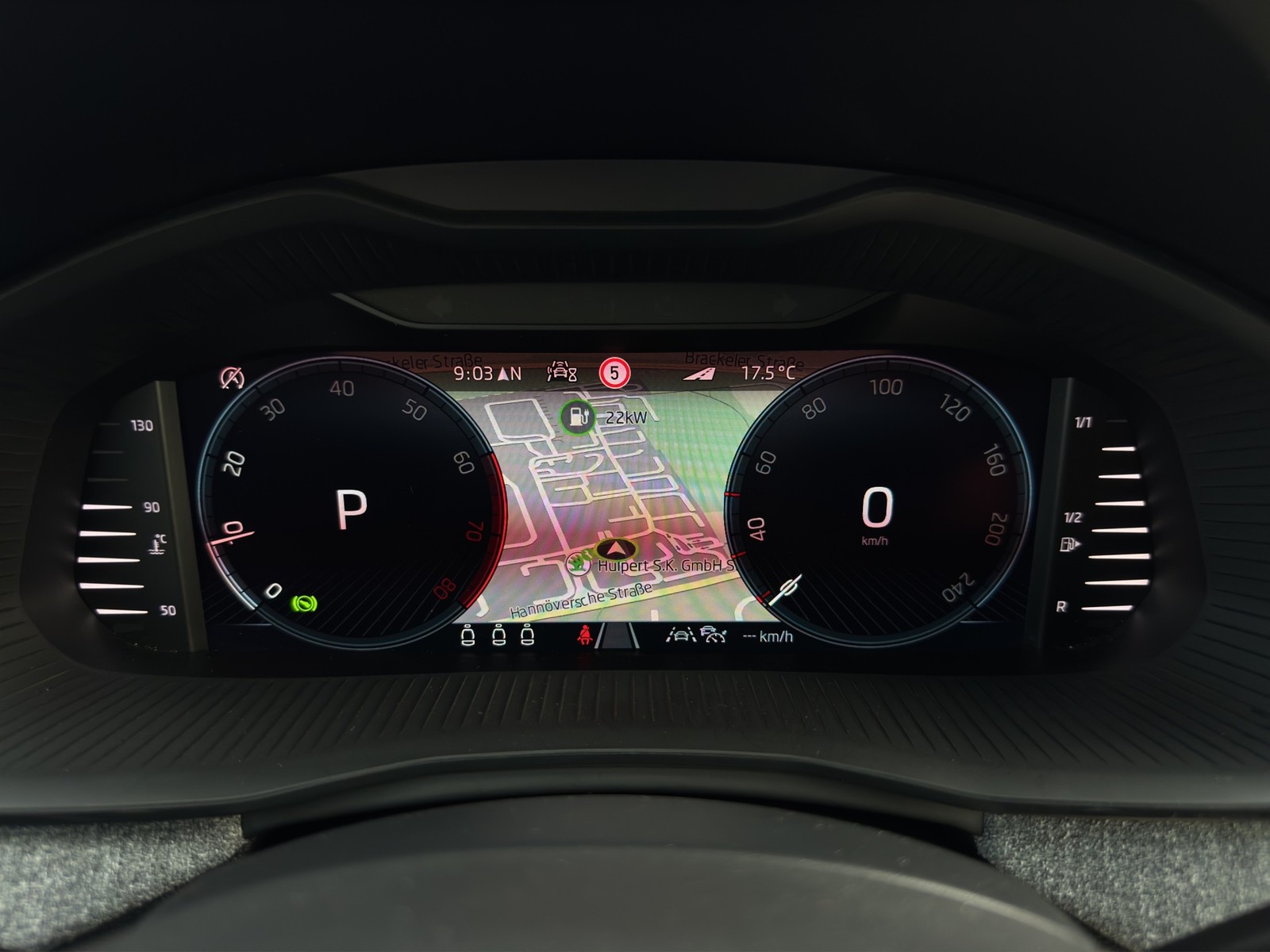 Skoda Kamiq 1.5 DRIVE AHK CAM ACC E-KLAPPE NAVI LM17