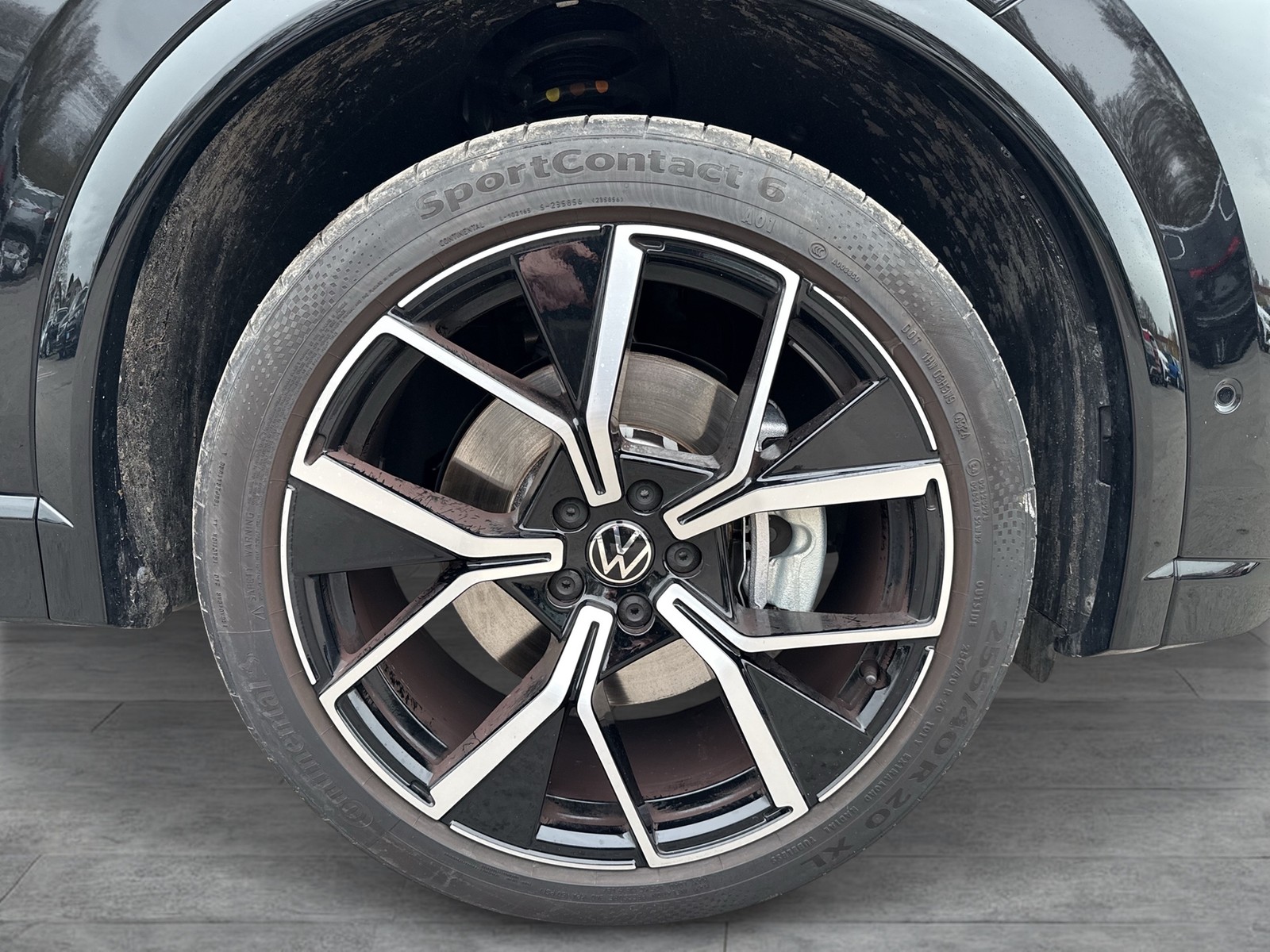 Volkswagen Tiguan 2.0 R-LINE 4X4 NEUESMODELL AHK 360CAM 20Z