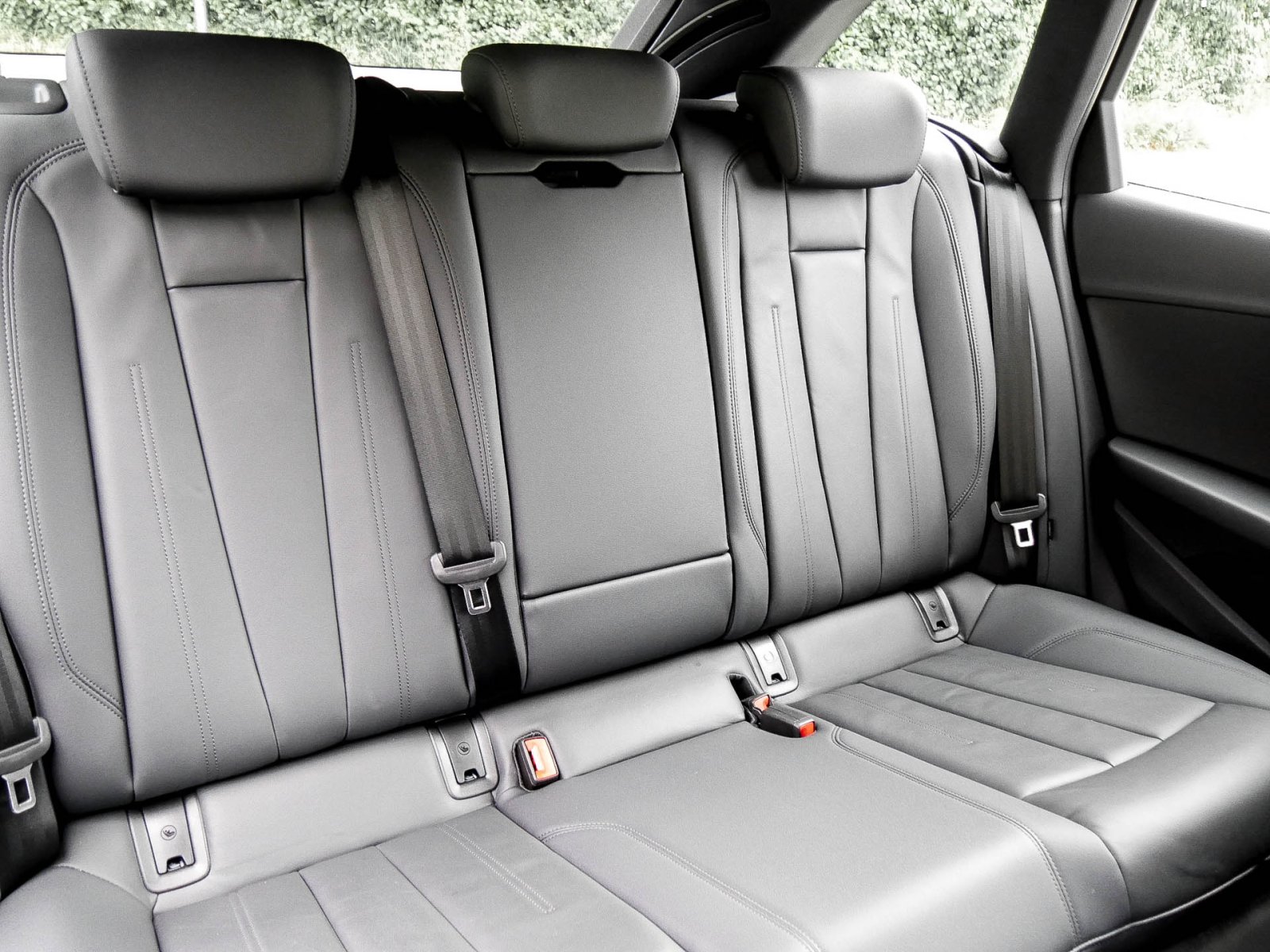 Audi A4 Avant 35 S LINE CAM LM18 E-KLAPPE NAVI+