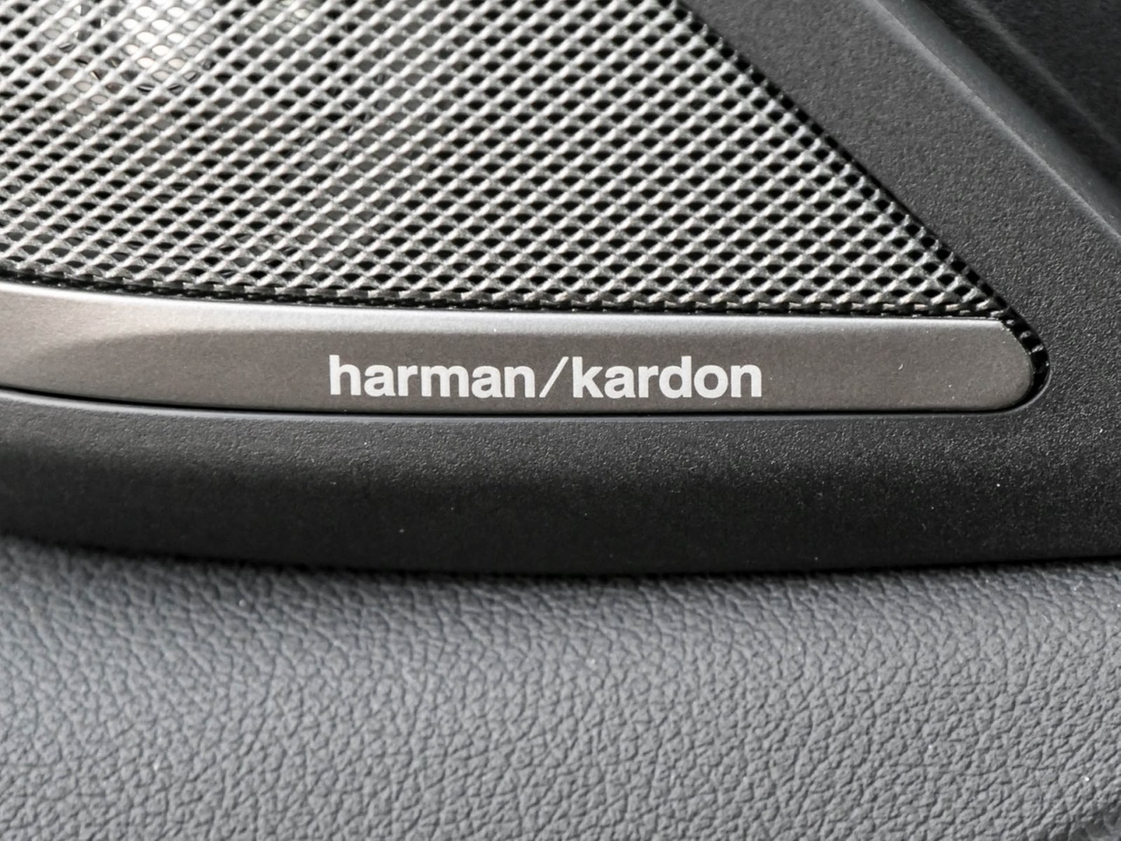 BMW 520 STANDHEIZUNG LEDER PANO CAM NAVI LM17