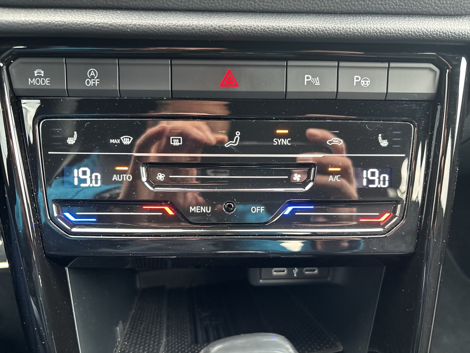 Volkswagen T-Roc 2.0 R-LINE CAM ACC LM17 E-KLAPPE NAVI