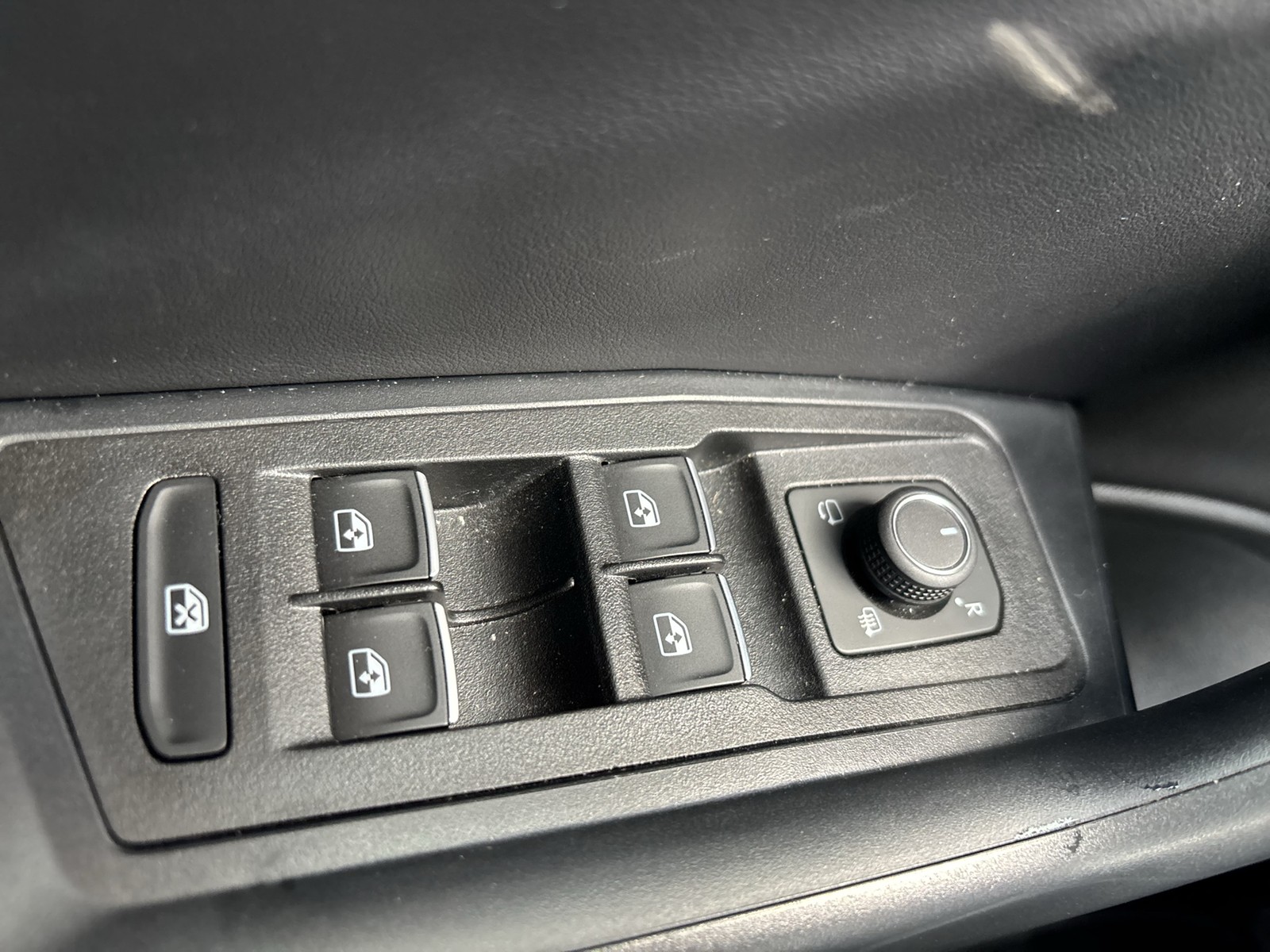 Volkswagen T-Roc 2.0 R-LINE CAM ACC LM17 E-KLAPPE NAVI