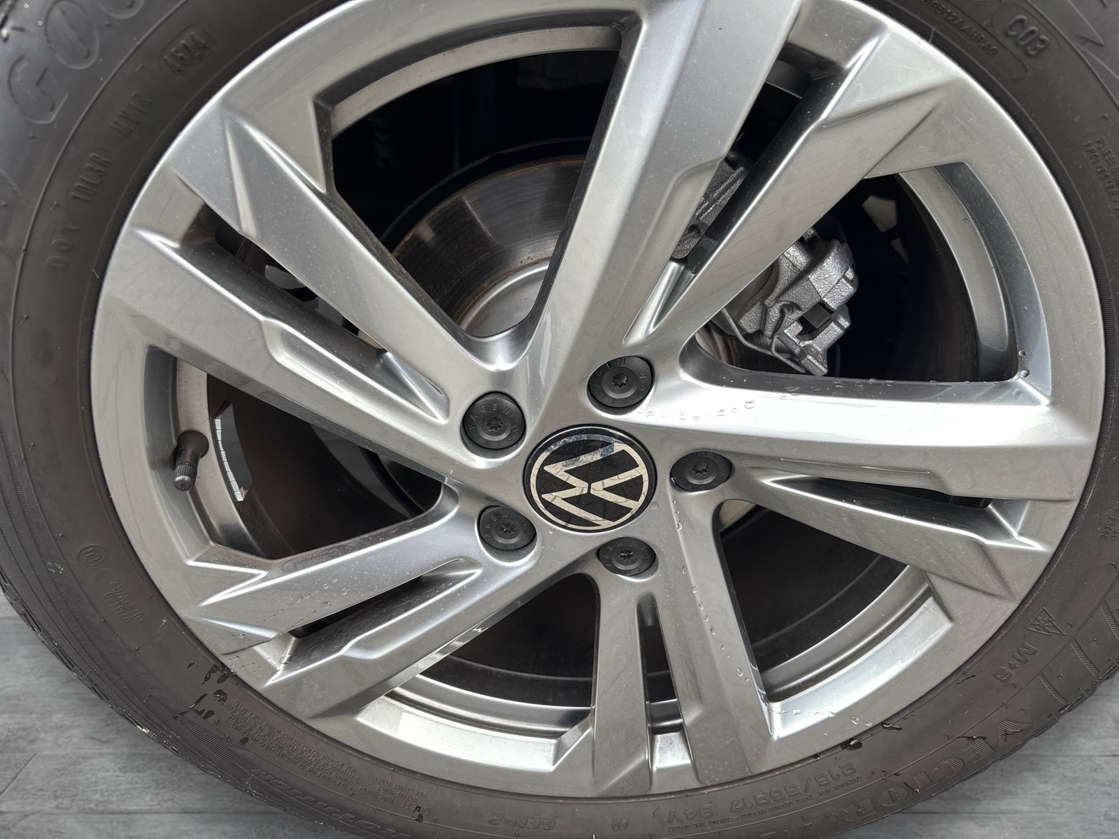 Volkswagen T-Roc 2.0 R-LINE CAM ACC LM17 E-KLAPPE NAVI