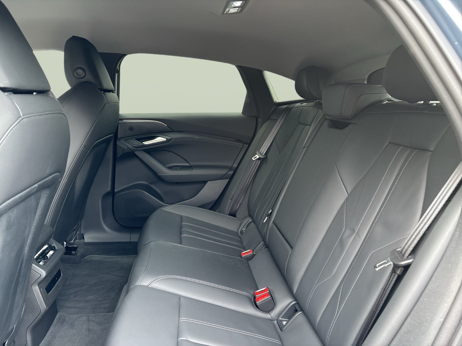 Audi A6 e-tron Sportback performance S LINE AHK LM21