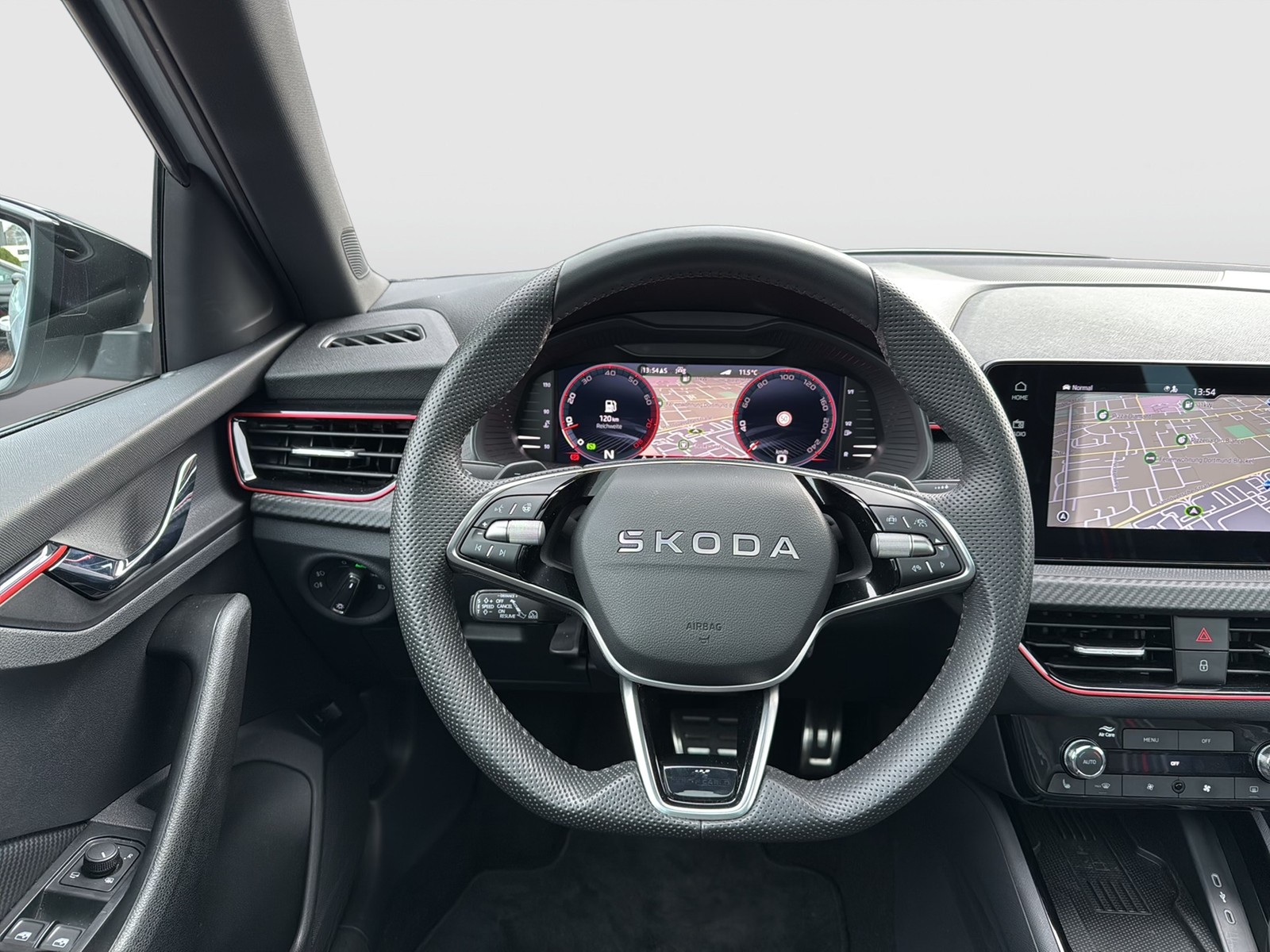 Skoda Kamiq 1.5TSI DSG Monte Carlo AHK ACC NAV RFK PDC