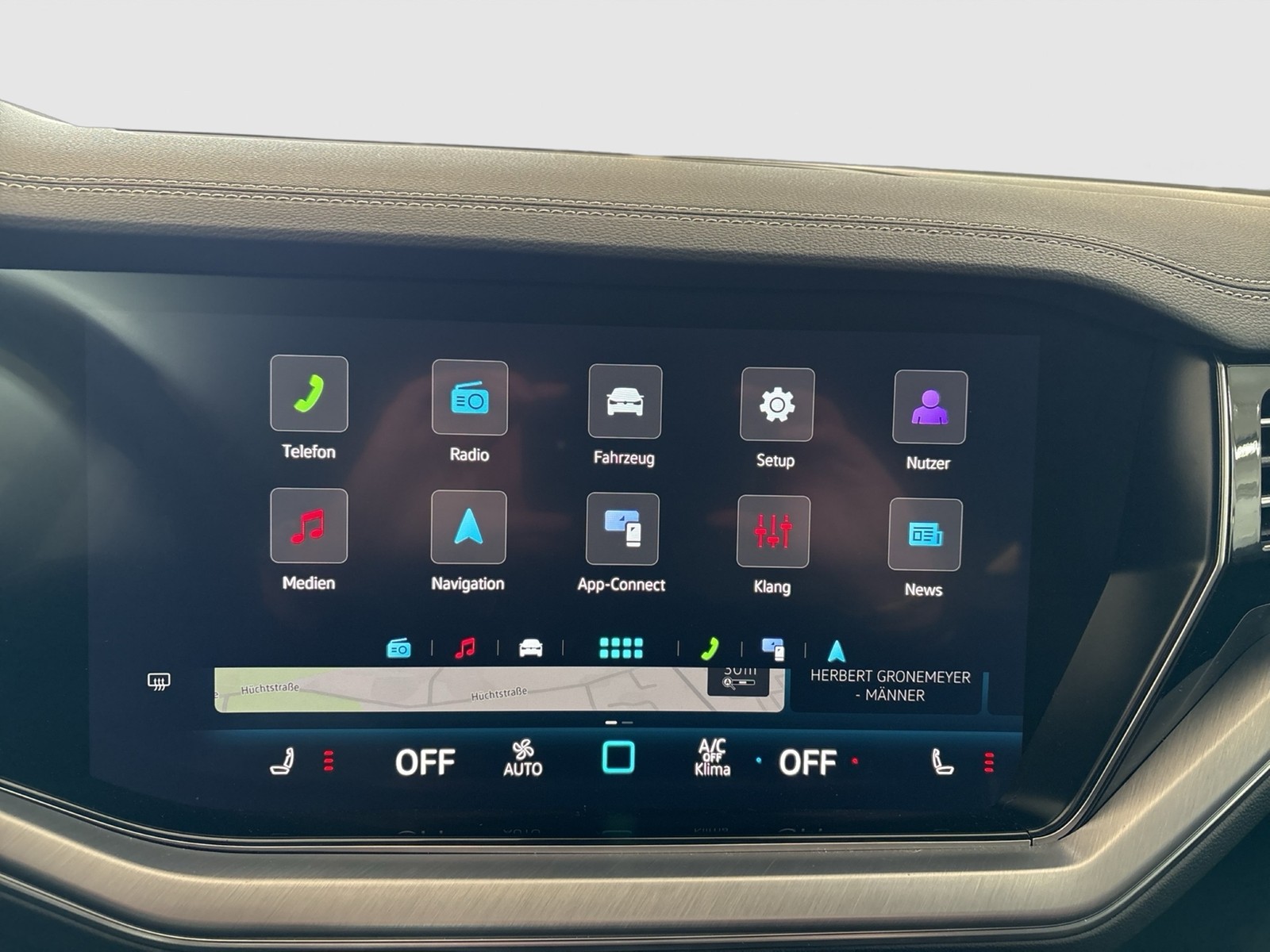 Volkswagen Touareg V6 LUFTFEDERUNG AHK CAM ACC LM19 EKLAPPE