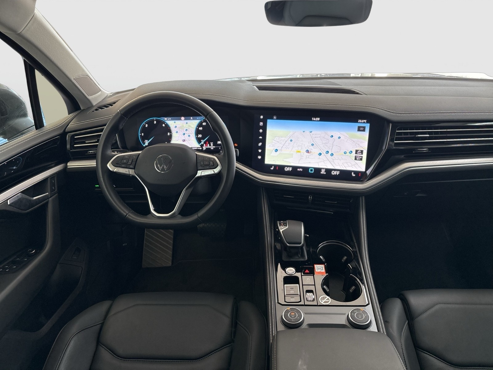 Volkswagen Touareg V6 LUFTFEDERUNG AHK CAM ACC LM19 EKLAPPE