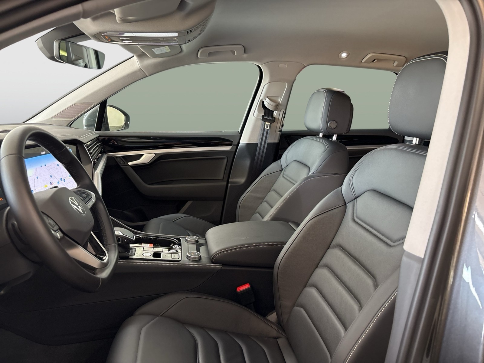 Volkswagen Touareg V6 LUFTFEDERUNG AHK CAM ACC LM19 EKLAPPE