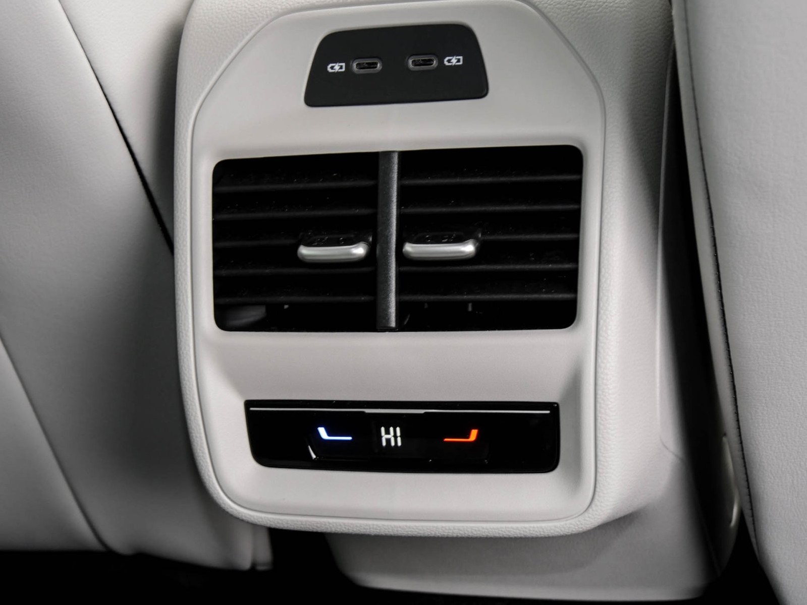 Volkswagen Passat Variant 2.0 ELEGANCE NEUES MODELL AHK CAM