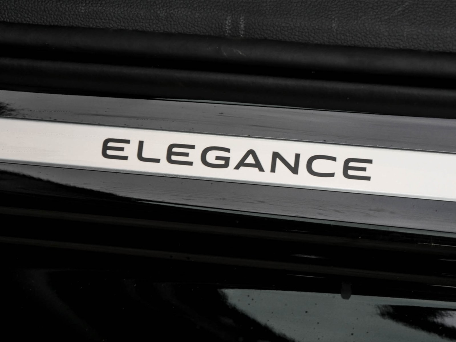 Volkswagen Passat Variant 2.0 ELEGANCE NEUES MODELL AHK CAM