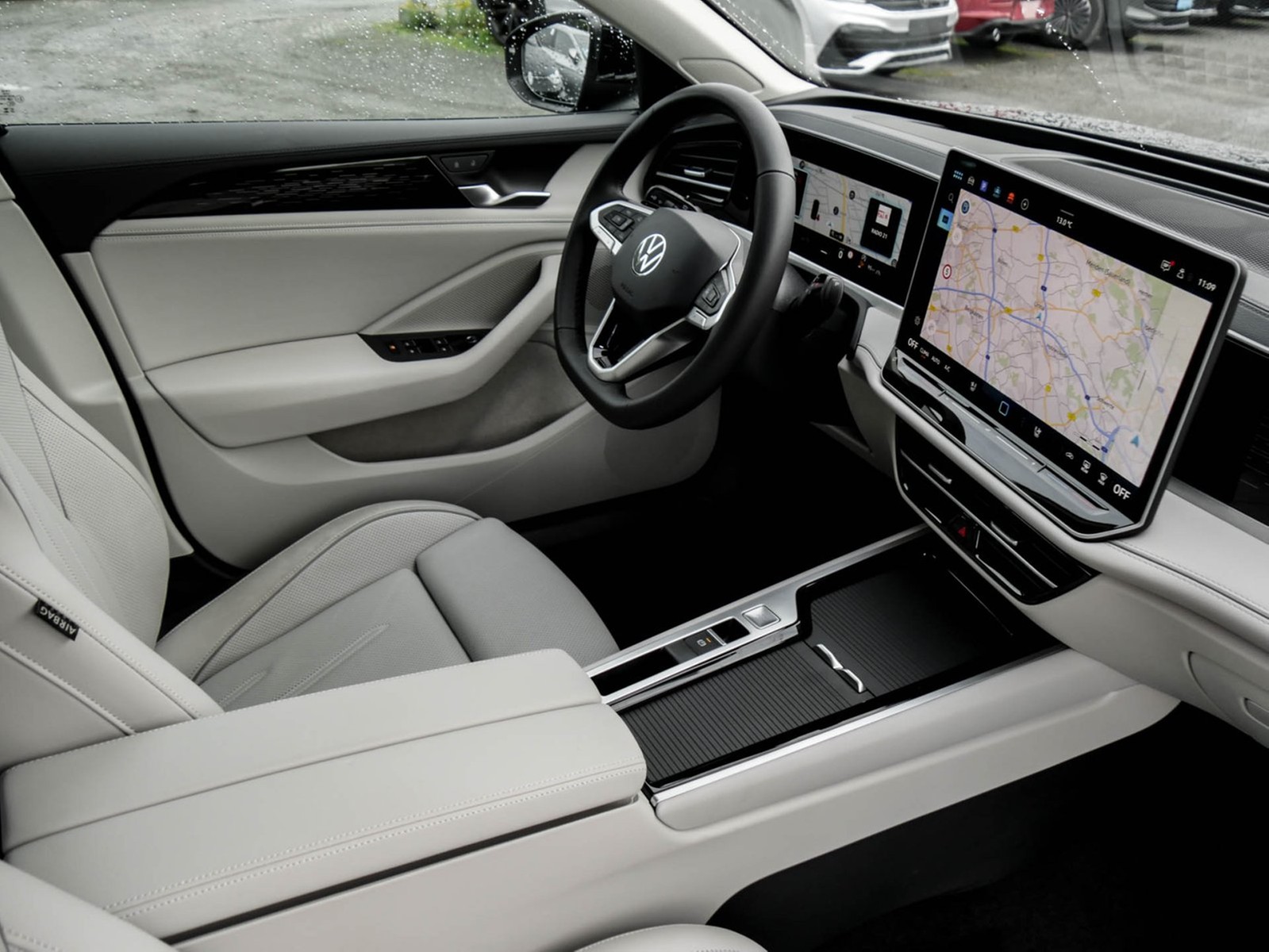 Volkswagen Passat Variant 2.0 ELEGANCE NEUES MODELL AHK CAM