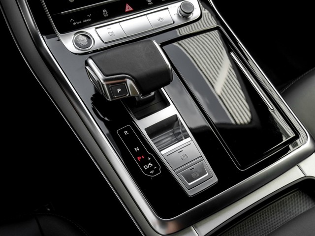 Audi Q8 55 Qu. AHK CAM ACC ALU21 HEADUP eKLAPPE