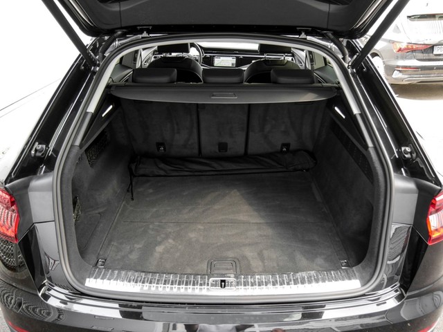 Audi Q8 55 Qu. AHK CAM ACC ALU21 HEADUP eKLAPPE