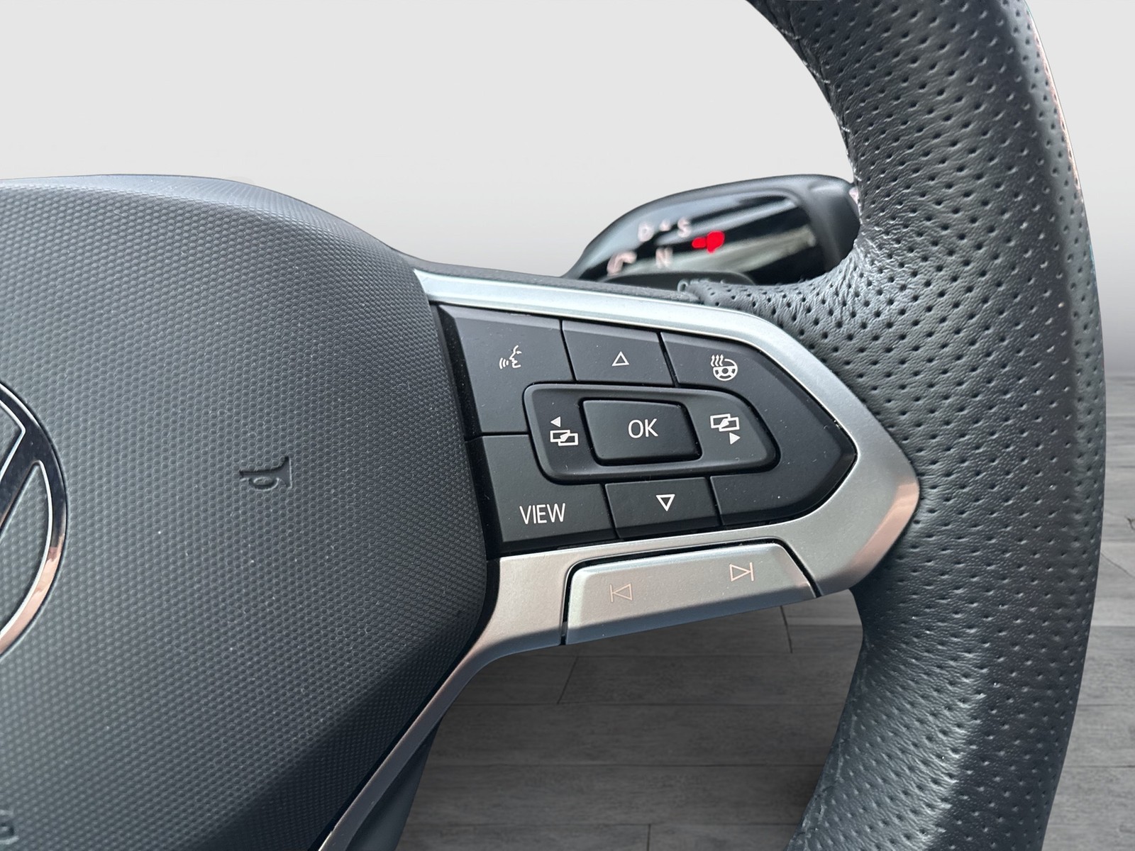 Volkswagen Passat Variant 2.0 R-LINE NEUESMODELL AHK CAM 18Z