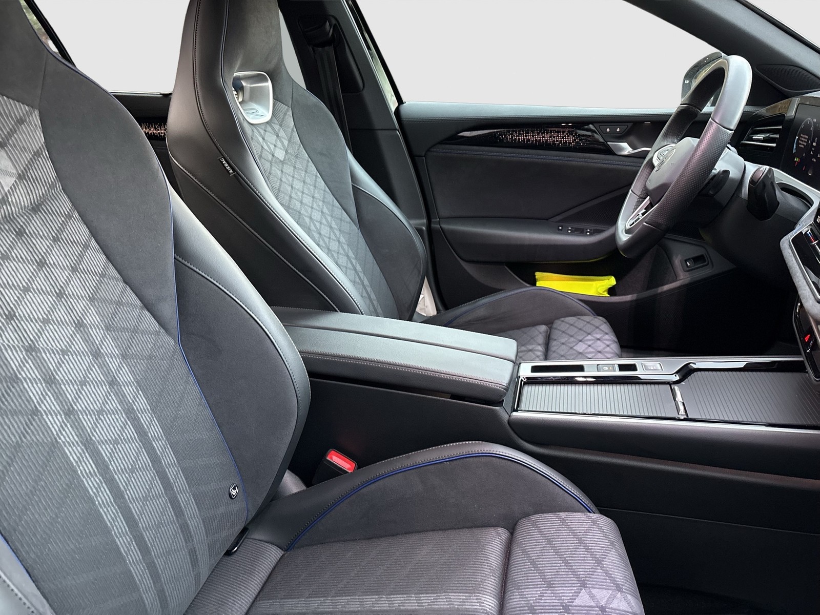 Volkswagen Passat Variant 2.0 R-LINE NEUESMODELL AHK CAM 18Z