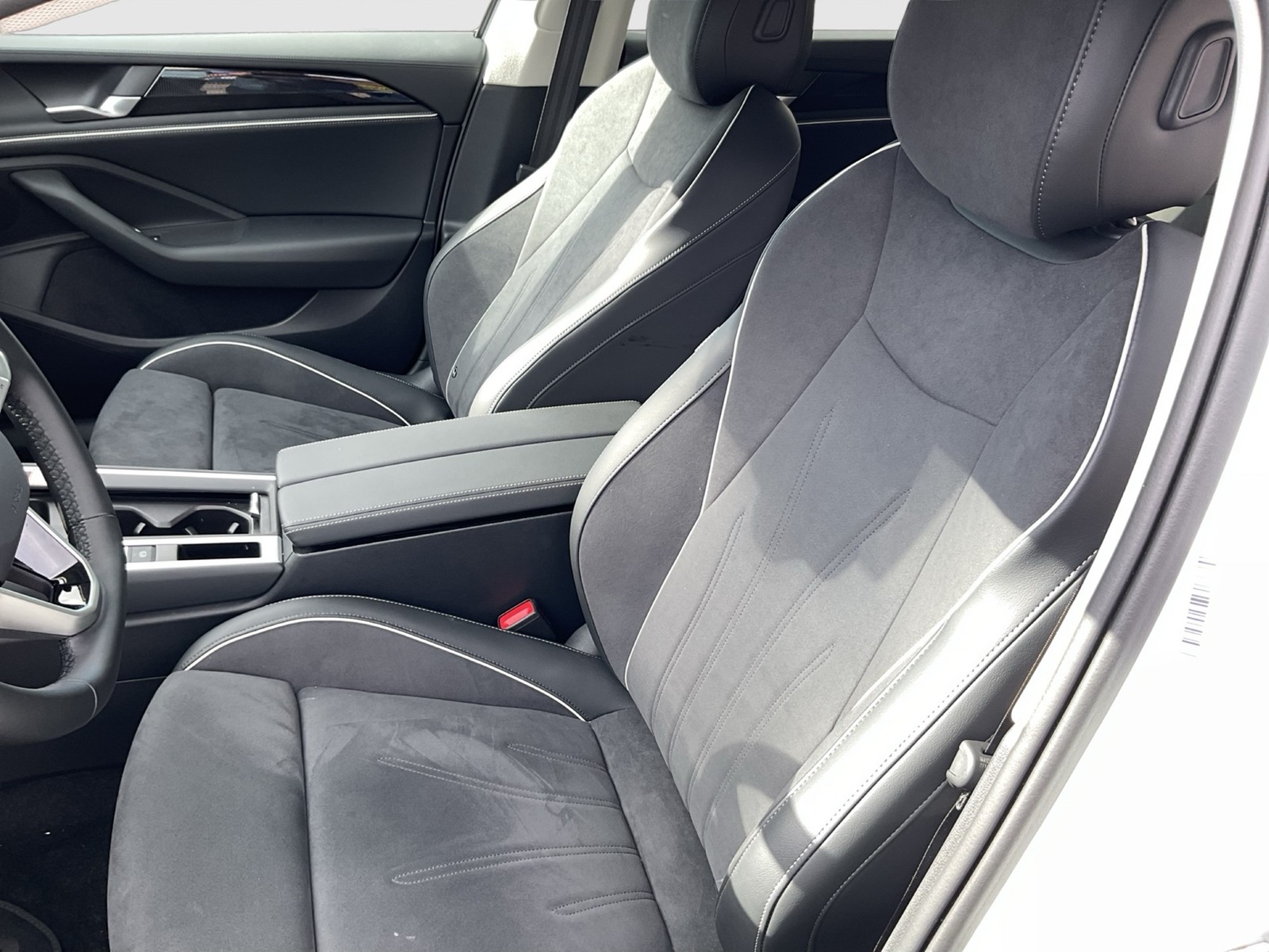 Volkswagen Passat Variant 2.0 BUSINESS AHK 360°CAM ACC NAVI