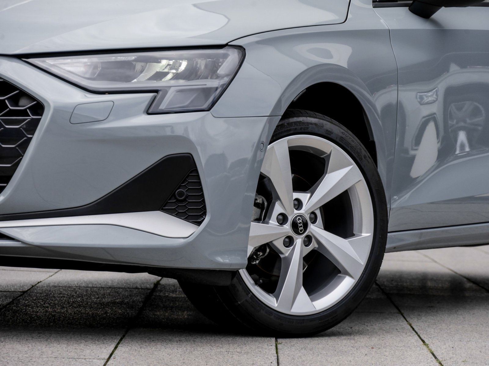Audi A3 30 advanced FACELIFT CAM ACC LM18 NAVI+