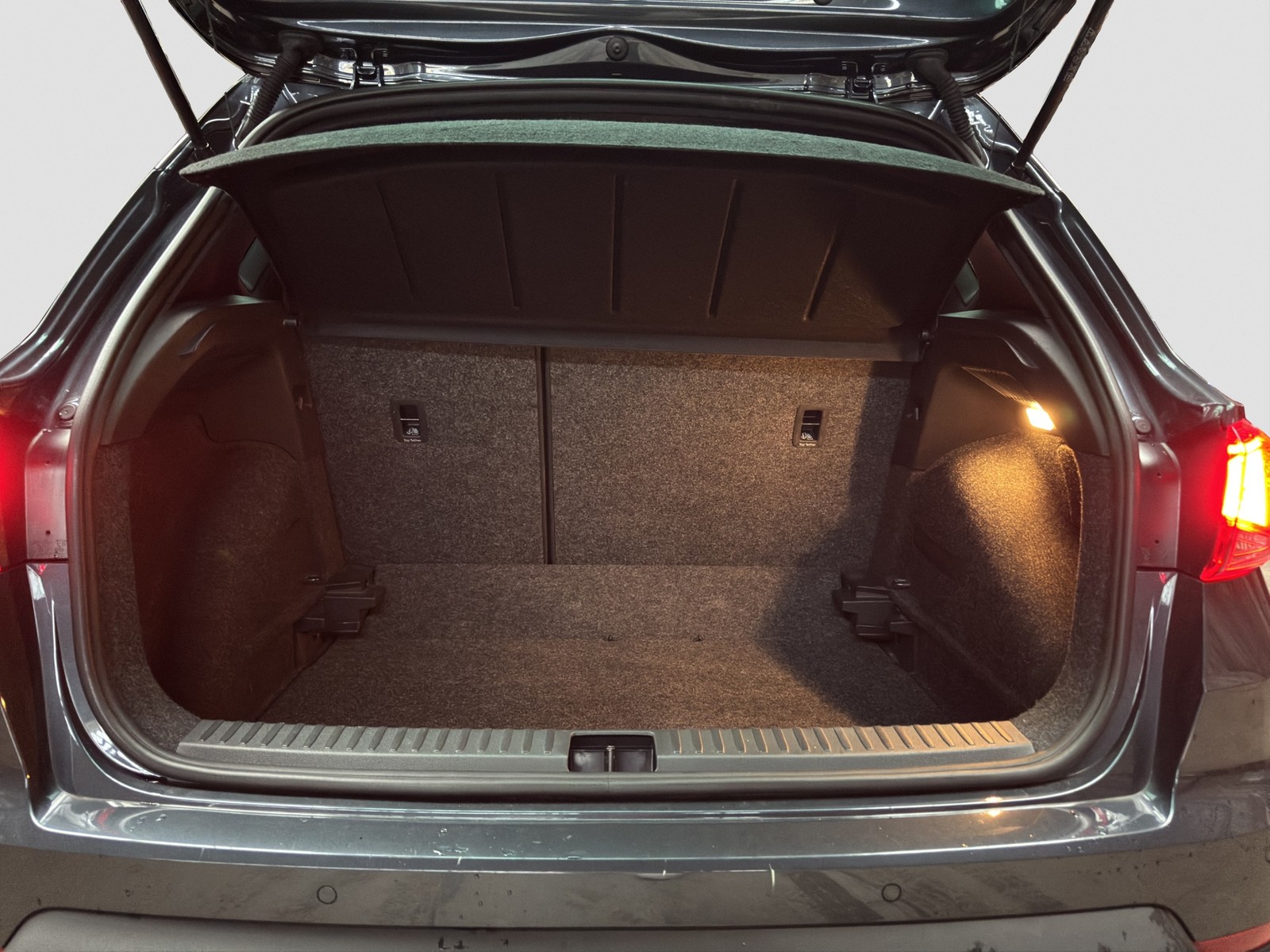 Seat Arona 1.0 FR CAM ACC NAVI LM17 CARPLAY SITZHEIZ.