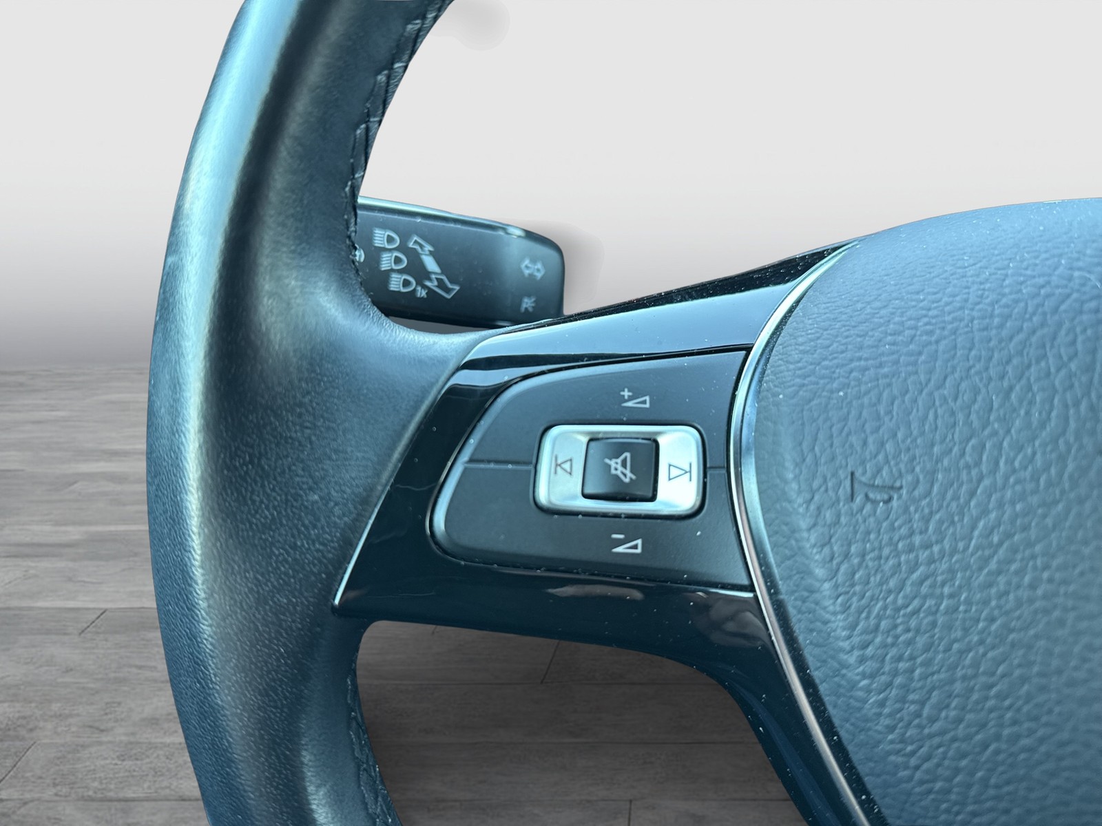 Volkswagen T-Roc 1.0 STYLE KAMERA ALU17 CARPLAY SITZHEIZUNG