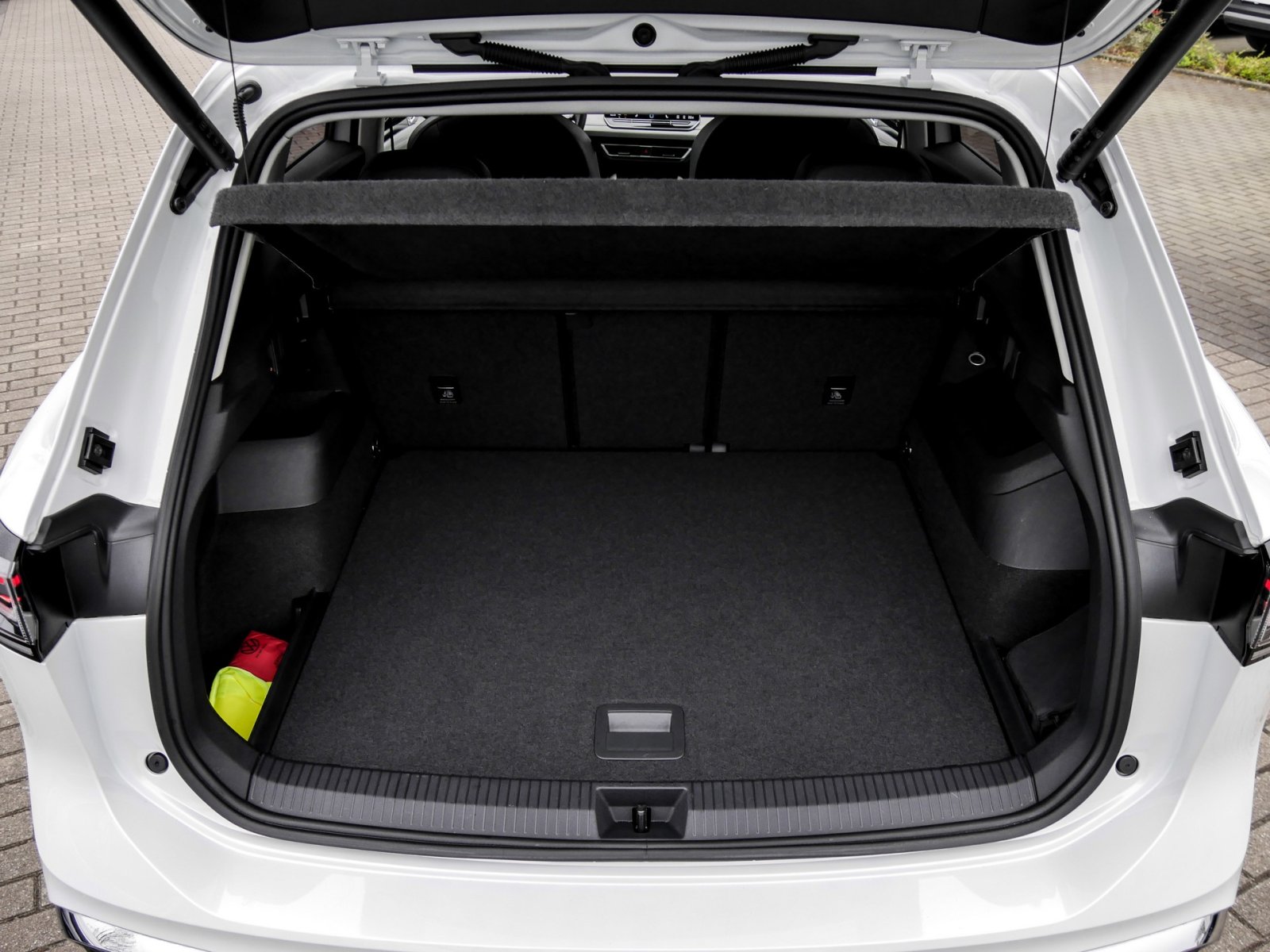 Volkswagen Tiguan 2.0 ELEGANCE 4X4 AHK HARMAN CAM NAVI LED