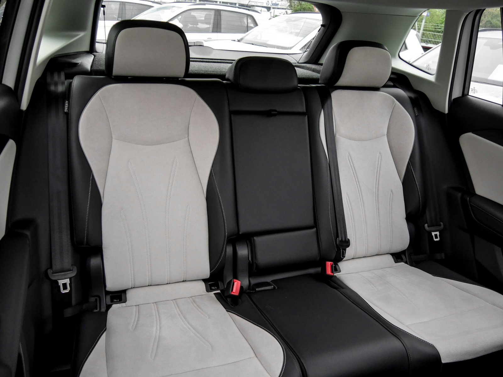 Volkswagen Tiguan 2.0 ELEGANCE 4X4 AHK HARMAN CAM NAVI LED