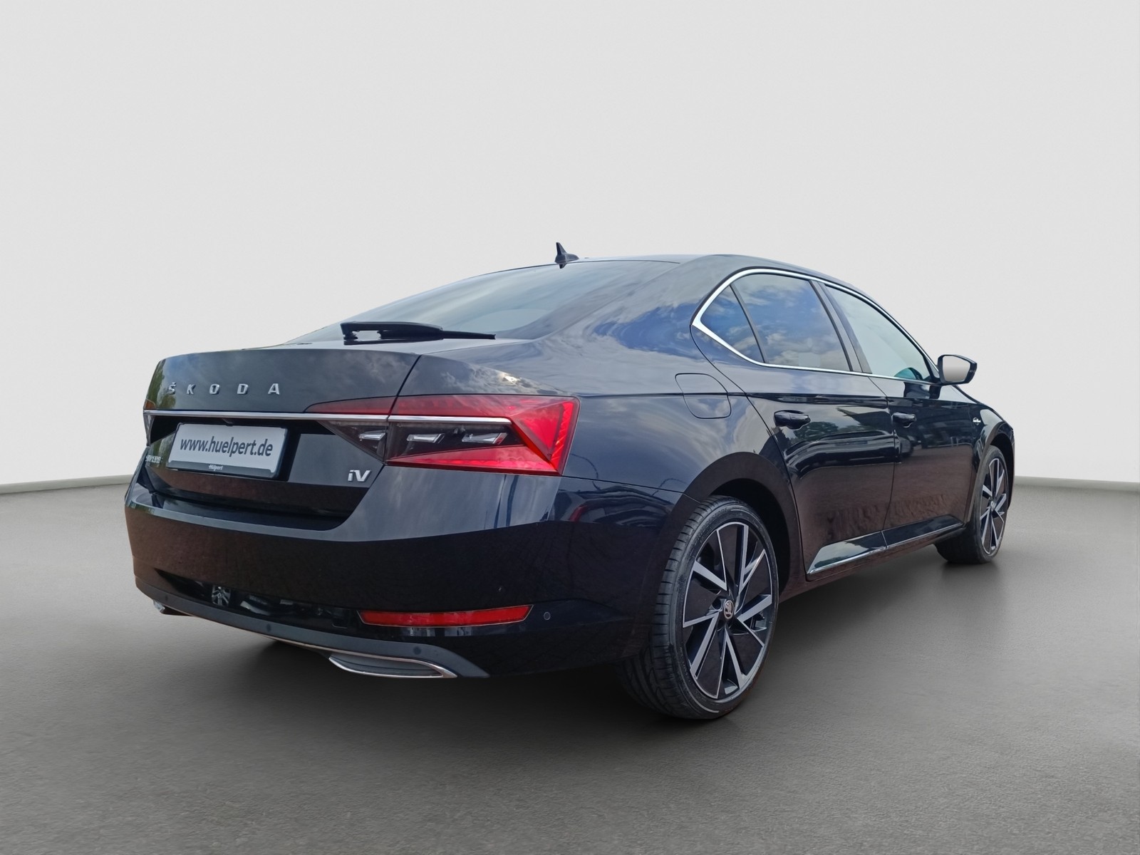 Skoda Superb 1.4 iV L&K PANO LEDER AHK ACC DCC eSITZE LED