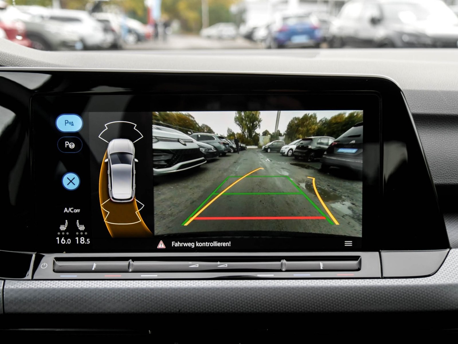 Volkswagen Golf VIII 2.0 ACTIVE PANO AHK KAMERA MATRIX NAVI