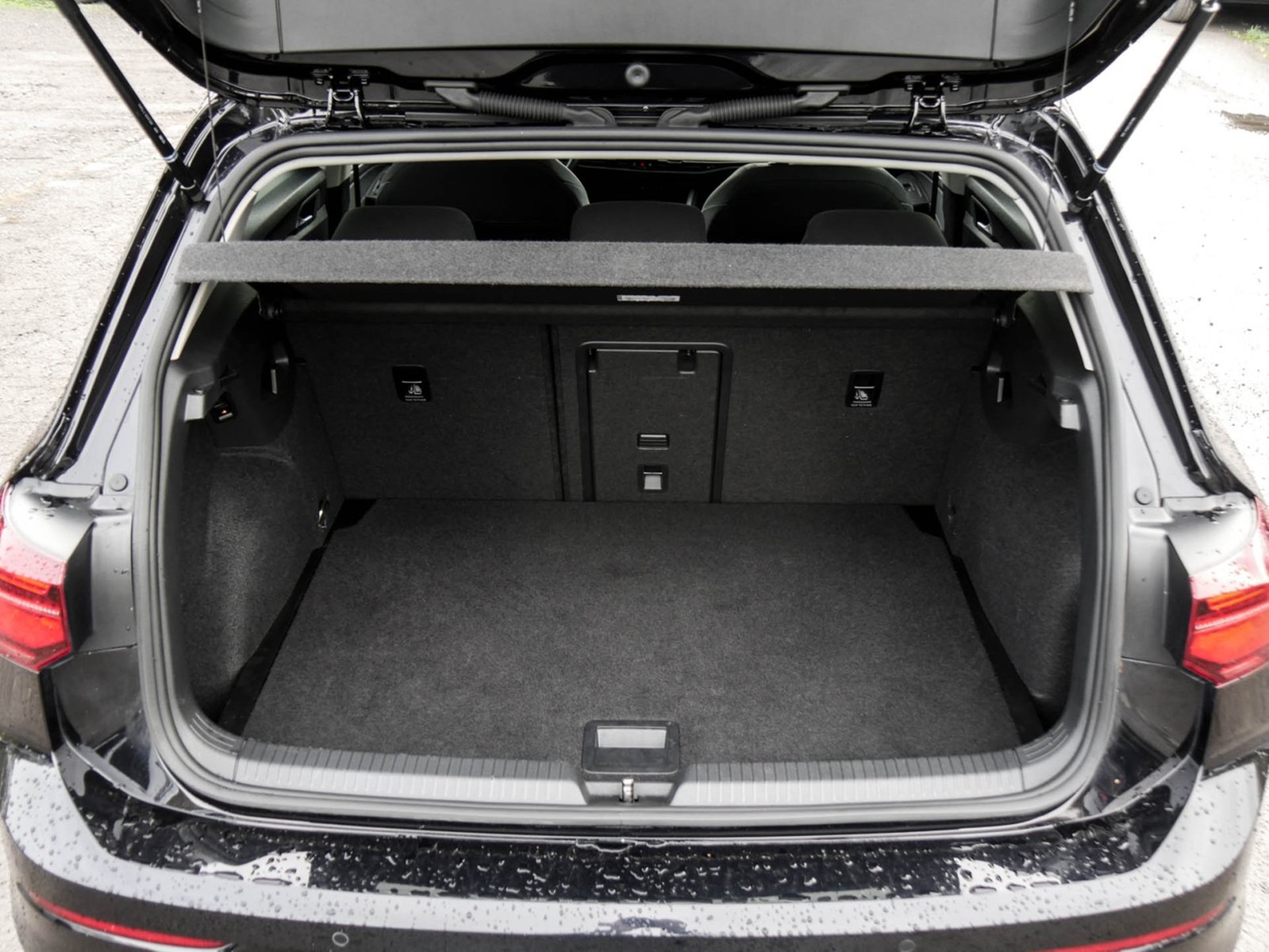 Volkswagen Golf VIII 2.0 ACTIVE PANO AHK KAMERA MATRIX NAVI