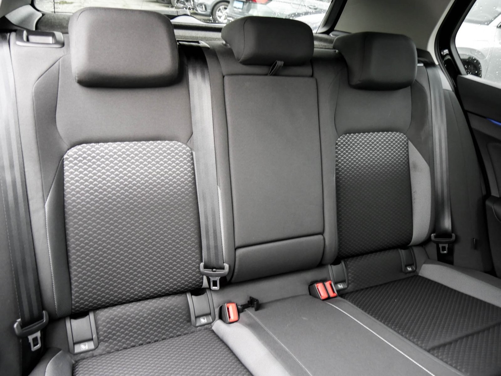 Volkswagen Golf VIII 2.0 ACTIVE PANO AHK KAMERA MATRIX NAVI