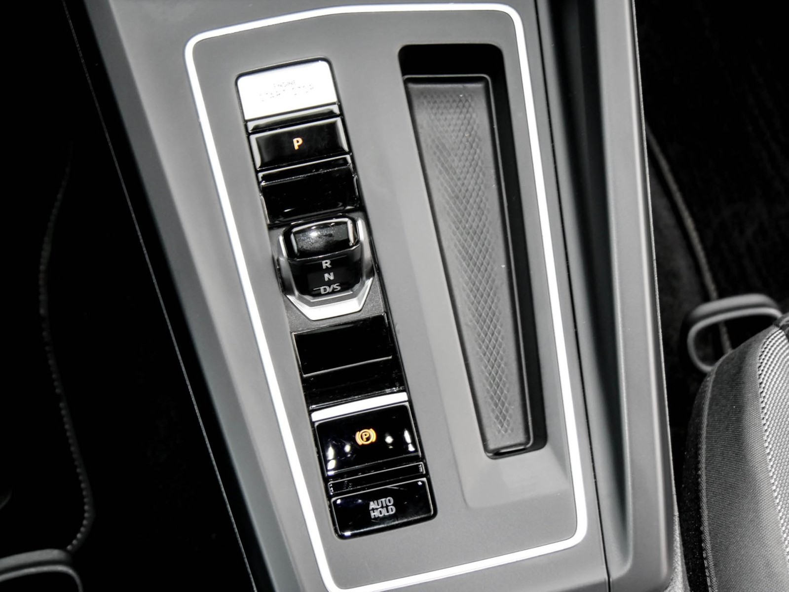 Volkswagen Golf VIII 2.0 ACTIVE PANO AHK KAMERA MATRIX NAVI