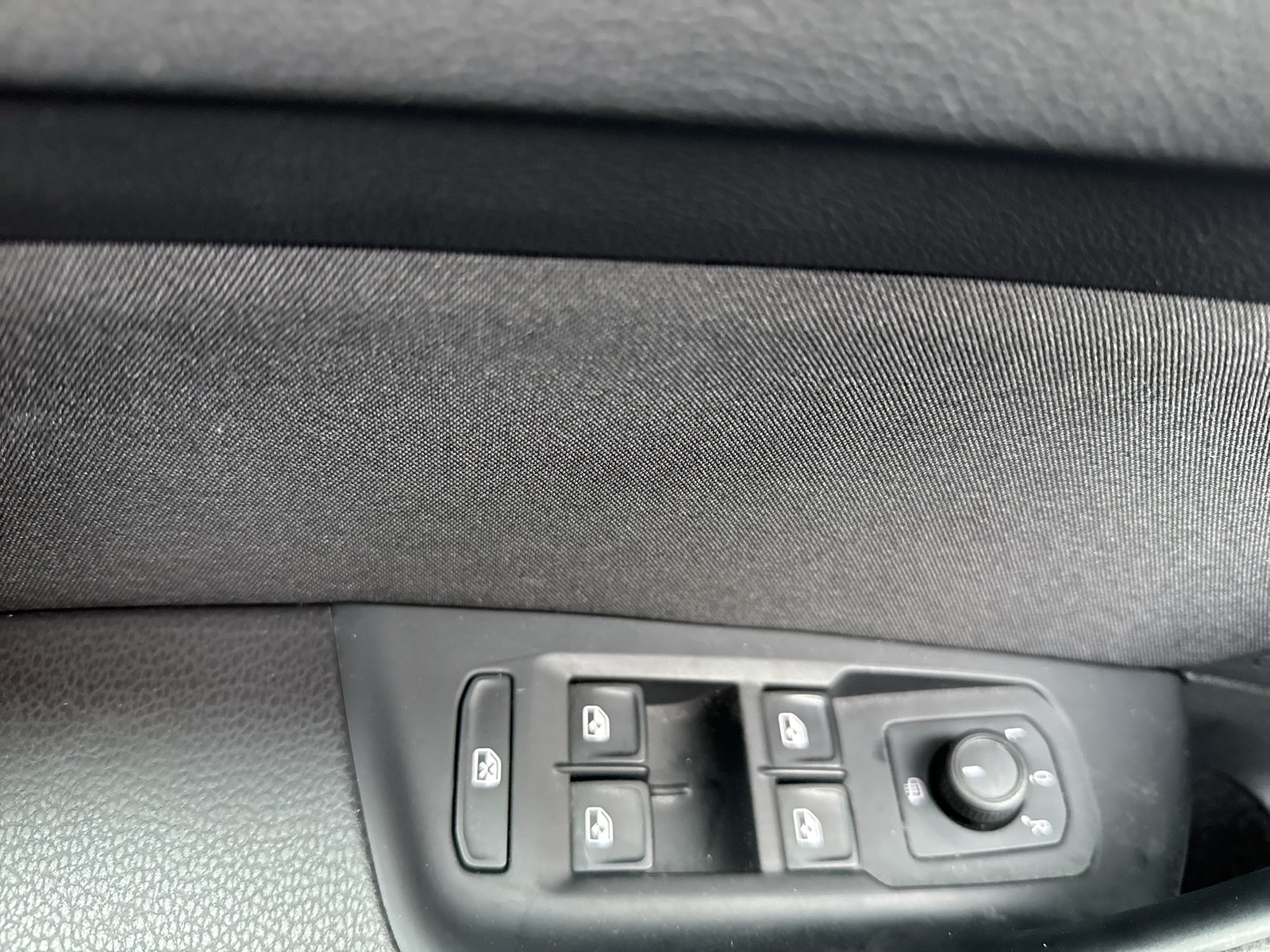 Volkswagen Passat Variant 1.5 CAM NAVI CARPLAY SITZHEIZUNG