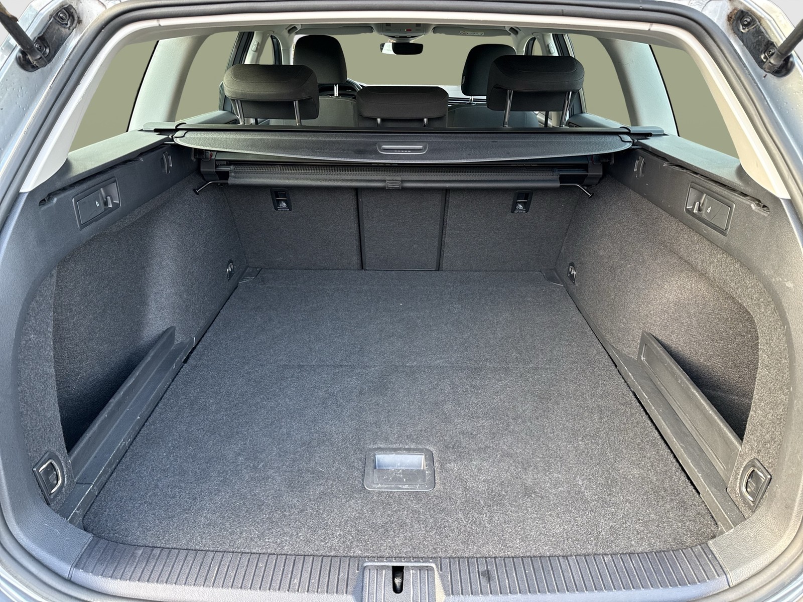 Volkswagen Passat Variant 1.5 CAM NAVI CARPLAY SITZHEIZUNG